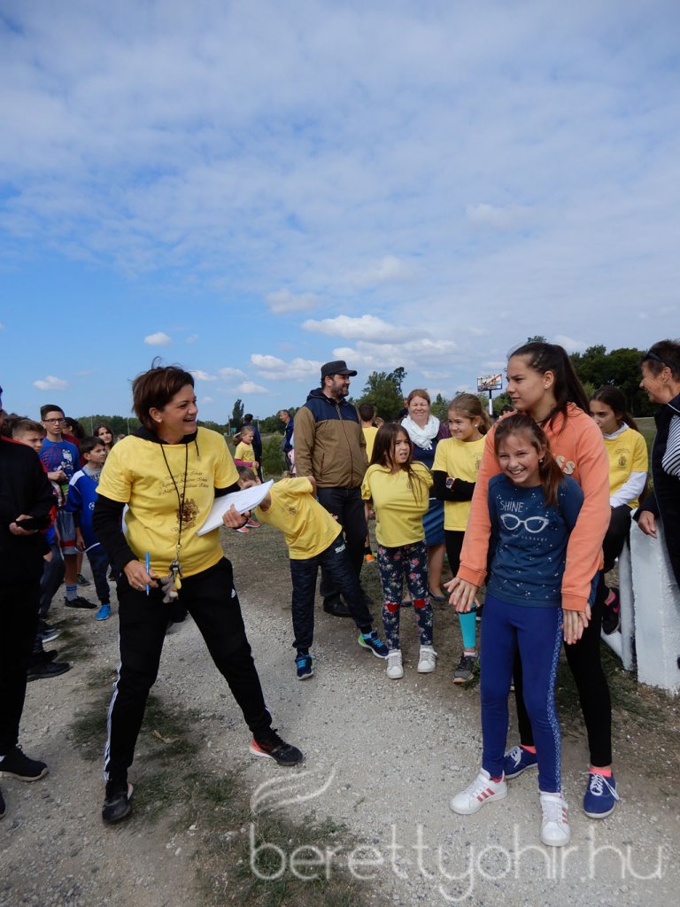 Mezei futóbajnokság Berettyóújfaluban 02